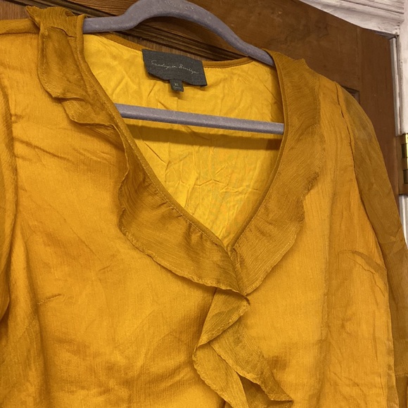 Sunday in Brooklyn Blouse - Picture 3 of 4